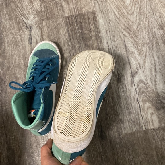 Nike Men's Blazer '77 Vintage Mid 'Healing Jade' Sneakers - Picture 9 of 12